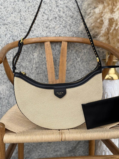 ALAIA
32cm
330 dhs✅
Top quality

Zain167
♥️♥️♥️