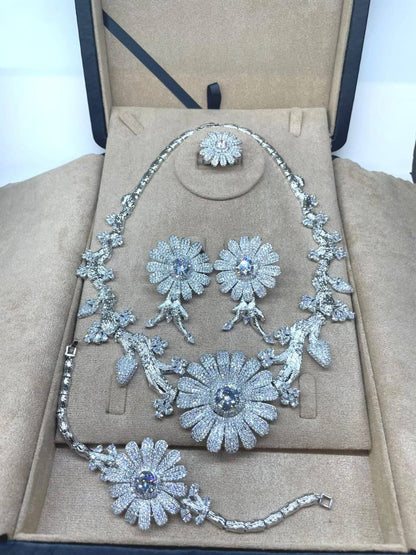 Necklaces 

350 dhs🇦🇪 set with same box

280 dhs🇦🇪 set without box

Zain122
♥️♥️♥️