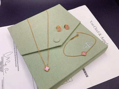 VCA SET 
MINI SIZE
NECKLACE BRACELET EARRINGS
95 DHS🇦🇪🇦🇪💫✨💥
WITH SMALL BOX AND PAPER BAG VCA🎁🛍️

Zain89
♥️♥️♥️