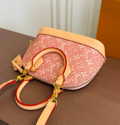 LOUIS VUITTON 

ALMA NEW 

DESIGN MASTER QUALITY 

WITH BOX
265 dhs🇦🇪🇦🇪

SIZE: 24 cm


Zain39
♥️♥️♥️