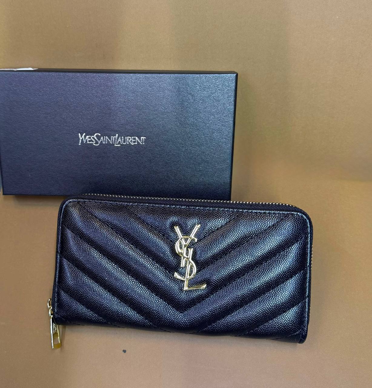 Wallets
With box
35 dhs🇦🇪🇦🇪
Good quality 👍

Zain93
♥️♥️♥️