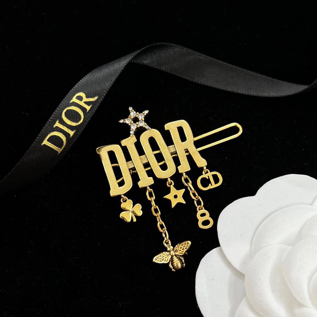 HAIR CLIP
MASTER✨
60 DHS🇦🇪🇦🇪
LIMITED PIECES
WITH BOX AND PAPER BAG🎁🛍️

Zain89
♥️♥️♥️