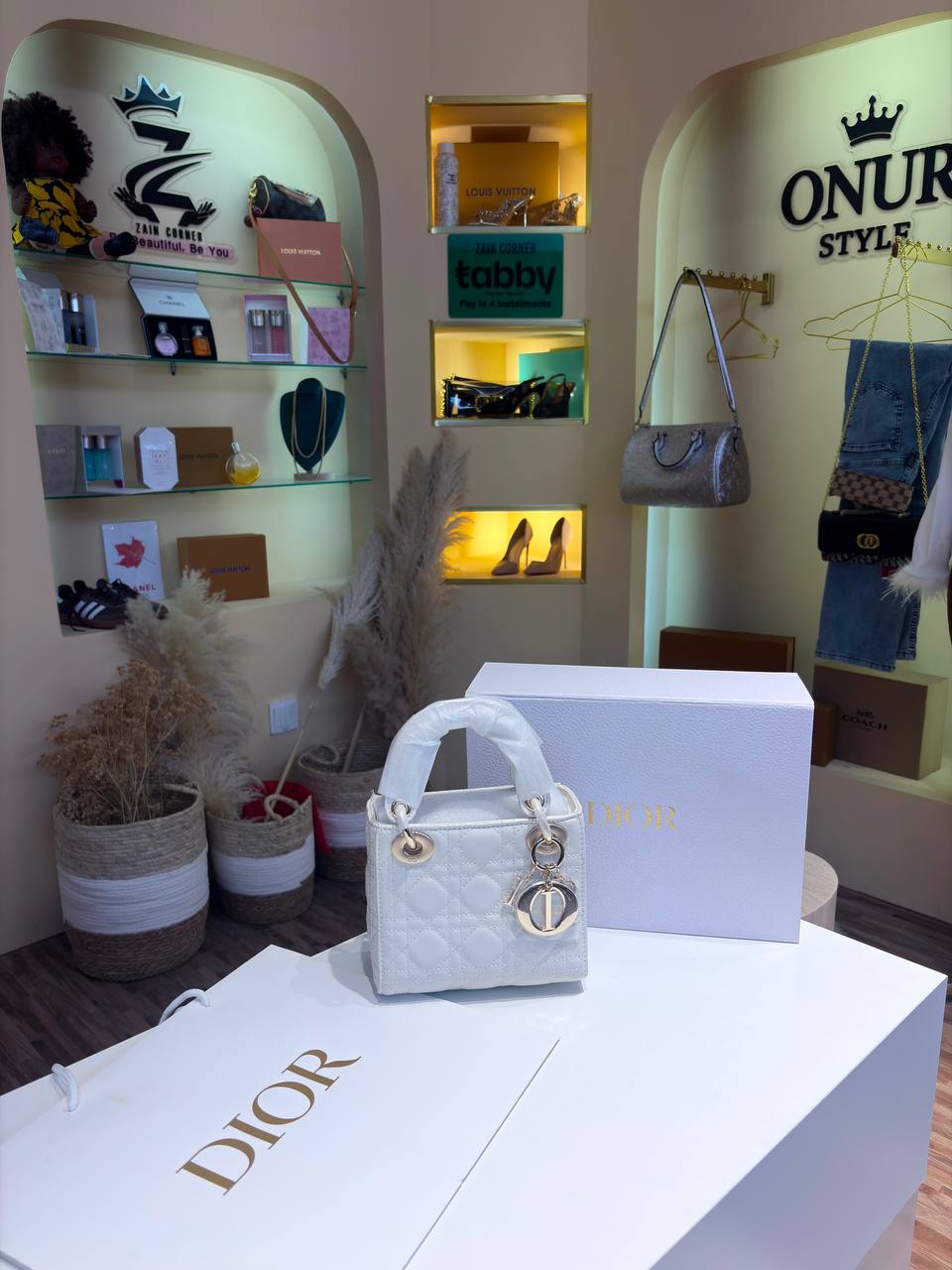 Dior
Master🌺🌺
280 dhs✅

Zain141
♥️♥️♥️