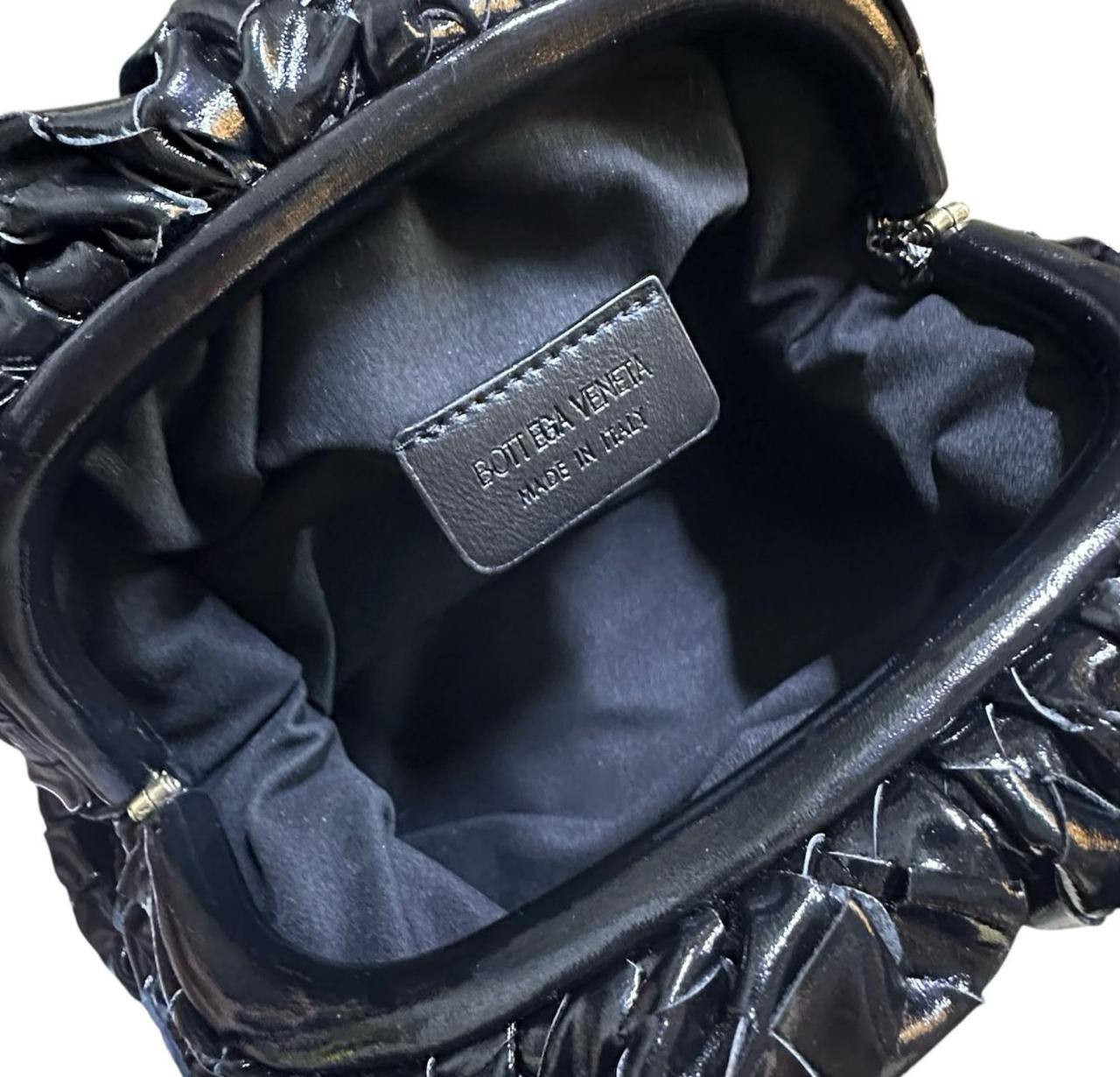 BOTTEGA NEW CAME GOOD QUALITY WITH BOX 
100 dhs🇦🇪🇦🇪

Zain295
♥️♥️♥️