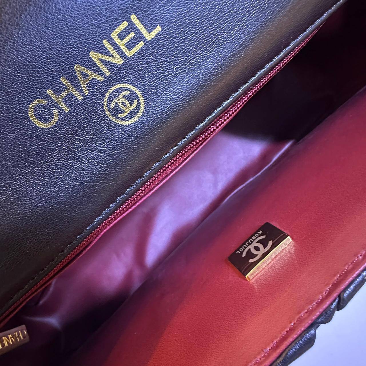 CHANEL COPY ONE NEW CAME WITH BOX 
130 dhs🇦🇪🇦🇪

Zain295
♥️♥️♥️