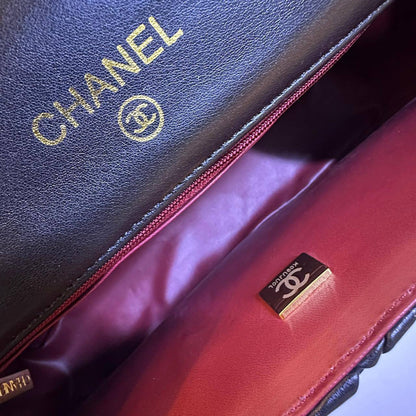 CHANEL COPY ONE NEW CAME WITH BOX 
130 dhs🇦🇪🇦🇪

Zain295
♥️♥️♥️