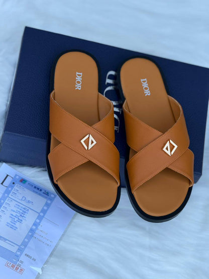 Dior Slipper
Size:39 to 45
110 dhs🪙🖤

Zain241
♥️♥️♥️