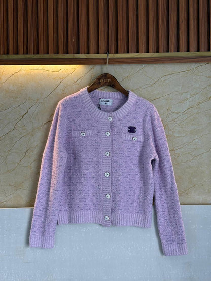 *CHANEL*
Women’s Cardigan
Master Quality 
SML
320 dhs🪙🌨️

Zain276
♥️♥️♥️