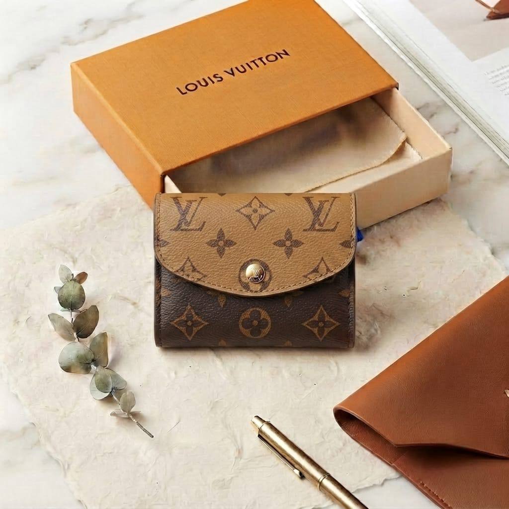 LV
SMALL WALLET
ᴛʀɪ- ғᴏʟᴅ ᴢɪᴘᴘᴇʀ ᴀɴᴅ ᴄᴀʀᴅ
ᴇᴍᴘʀᴇɪɴᴛᴇ/ᴍᴏɴᴏɢʀᴀᴍ
ɢᴏʟᴅ ʜᴀʀᴅᴡᴀʀᴇ
sɪᴢᴇ : 12.5  cm
ᴡɪᴛʜ BOX

45 dhs✅

Zain31
♥️♥️♥️