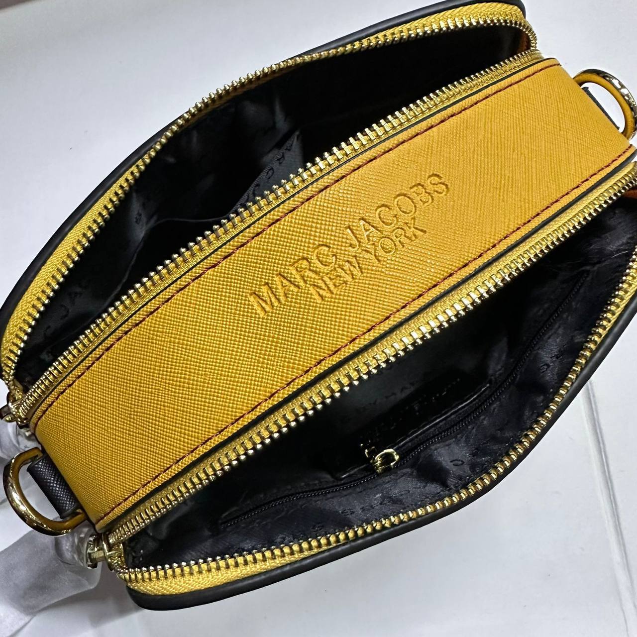 MARC JACOBS

GOOD QUALITY 

80 dhs✅

without box

Zain39
♥️♥️♥️