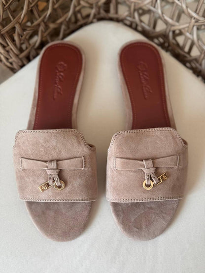 LORO PIANA 🩵
Size: 36 to 41
Super master quality
450 dhs✅

Zain198
♥️♥️♥️