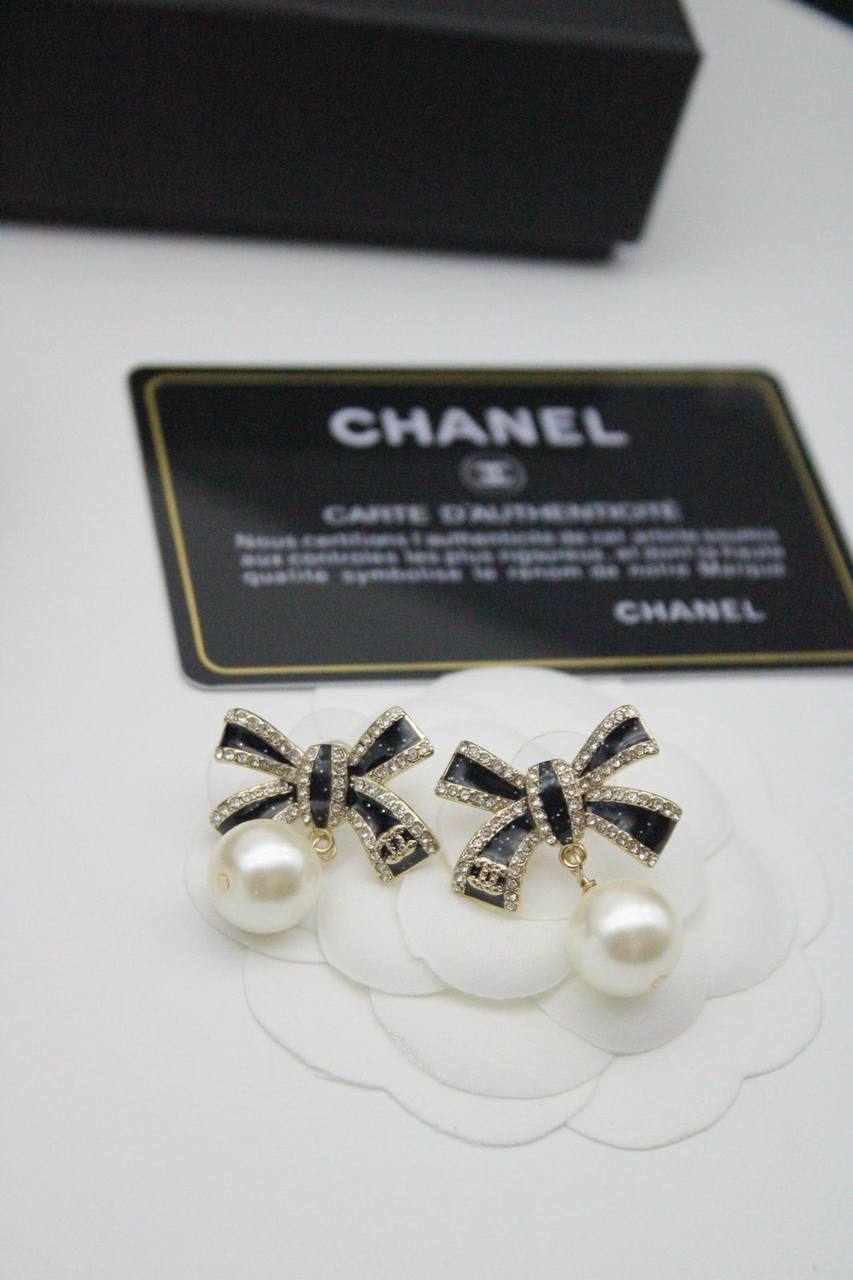 Accessories
65 dhs❤️

Zain122
♥️♥️♥️
