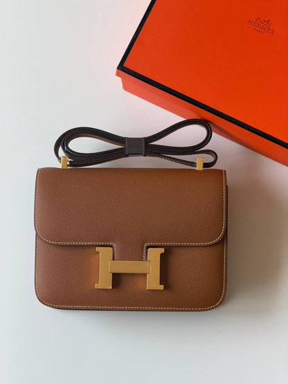 Hermes
constance 23cm superMaster quality ✅with box📦
510 dhs✅

Zain51
♥️♥️♥️
