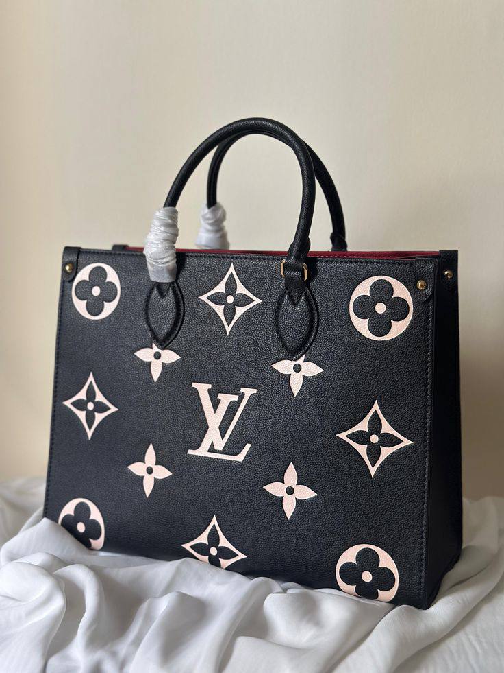 LV ON THE GO🌹
GOOD QUALITY 💯
90 dhs❣️

Zain28
♥️♥️♥️
