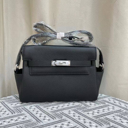 New Stock
Master +++ BAGS
For Price 👇 WTSP Text Zain 0568585901

Zain192
♥️♥️♥️
