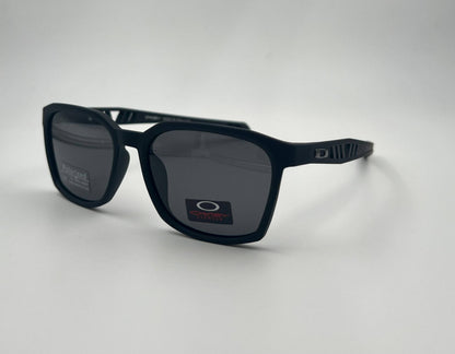 Oakley

Sunglasses 🕶️ 
good quality 💯
With master box 🗃️ 
50 dhs❣️

Zain273
♥️♥️♥️