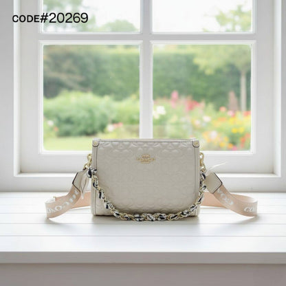 Coach ᴄʀᴏssʙᴀɢ
ᴡɪᴛʜ ᴄʜᴀɪɴ ʙᴇʟᴛ ᴛᴡɪʟʟʏ
sɪᴢᴇ : 24 cm

60 dhs🪙💚

Zain31
♥️♥️♥️