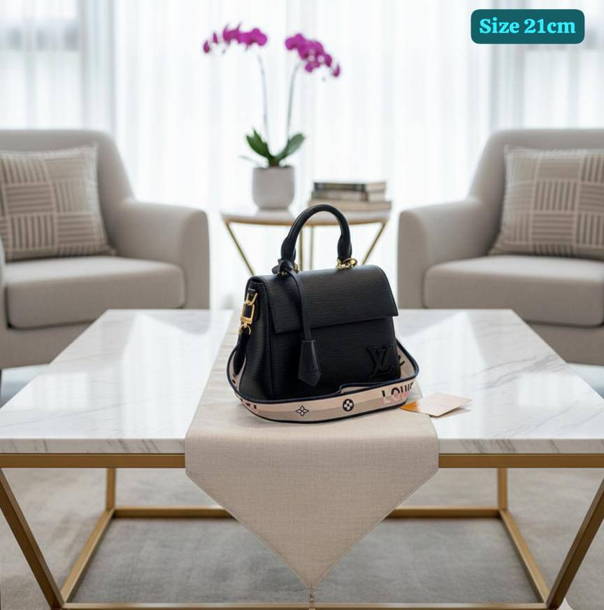 LV
Good quality 
with box 
🎁🎁🎁

110 dhs🪙🖤

Zain186
♥️♥️♥️