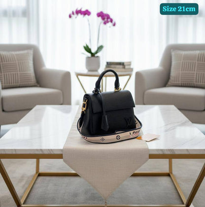 LV
Good quality 
with box 
🎁🎁🎁

110 dhs🪙🖤

Zain186
♥️♥️♥️