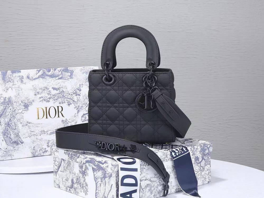 Dior
Master New
For Price 👇 WTSP Text Zain 0568585901

Zain192
♥️♥️♥️
