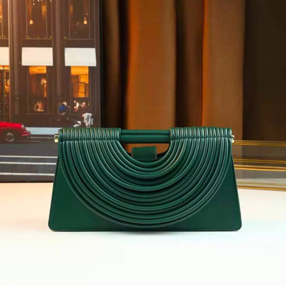 BOTTEGA NEW CAME GOOD QUALITY WITH BOX 
120 dhs✅

Zain295
♥️♥️♥️