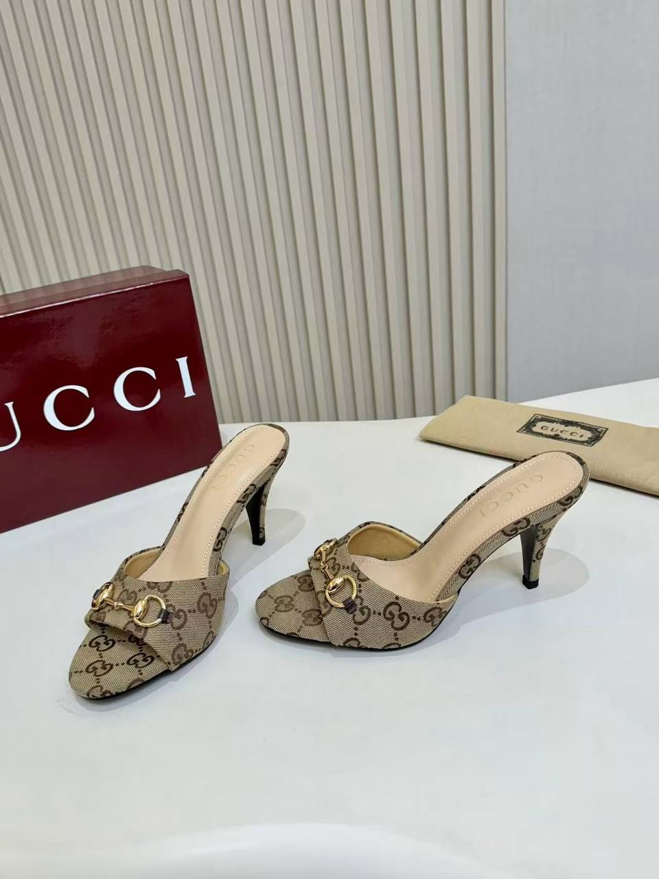 Gucci
Size 36-41 
Master quality 
260 dhs🇦🇪🇦🇪

Zain207
♥️♥️♥️