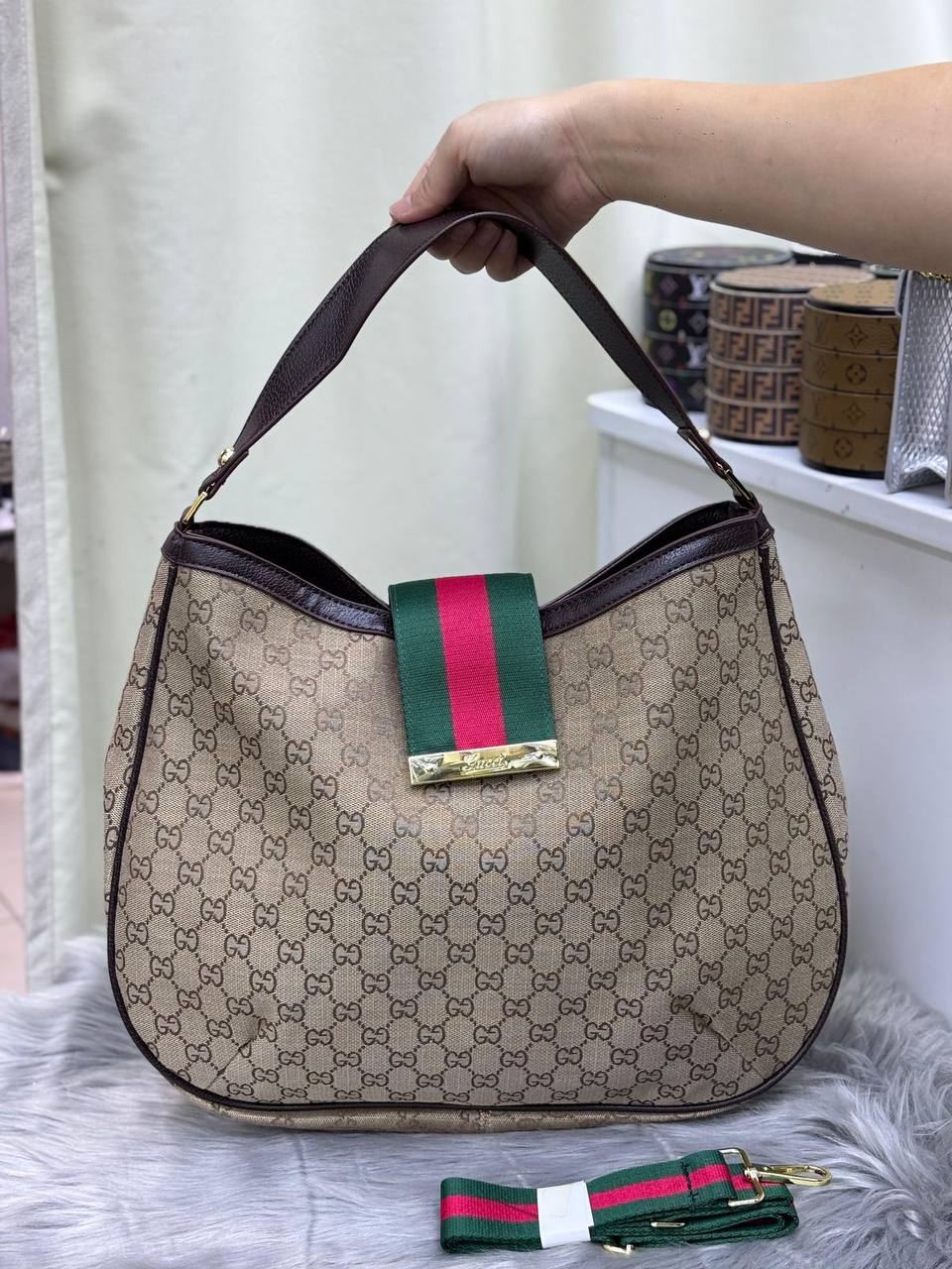 GUCCI
SIZE  ……… 40CM 🥰
100 dhs🪙🌨️

Zain244
♥️♥️♥️