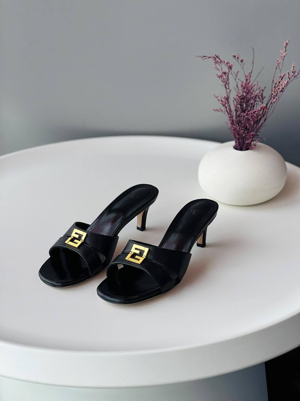 Fendi
Size 36_41
Super high quality* 
450 dhs🪙🌨️

Zain176
♥️♥️♥️