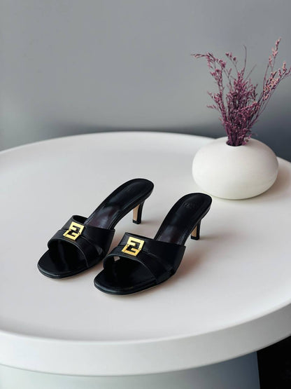 Fendi
Size 36_41
Super high quality* 
450 dhs🪙🌨️

Zain176
♥️♥️♥️