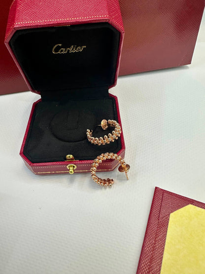CARTIER SET
Necklace 💥
Earring 🔥
Bracelet 🐦‍🔥
With stone 🦋
With normal boxes 🗃️ 
315 dhs✅

With master box 📦 
360 dhs✅

Zain216
♥️♥️♥️