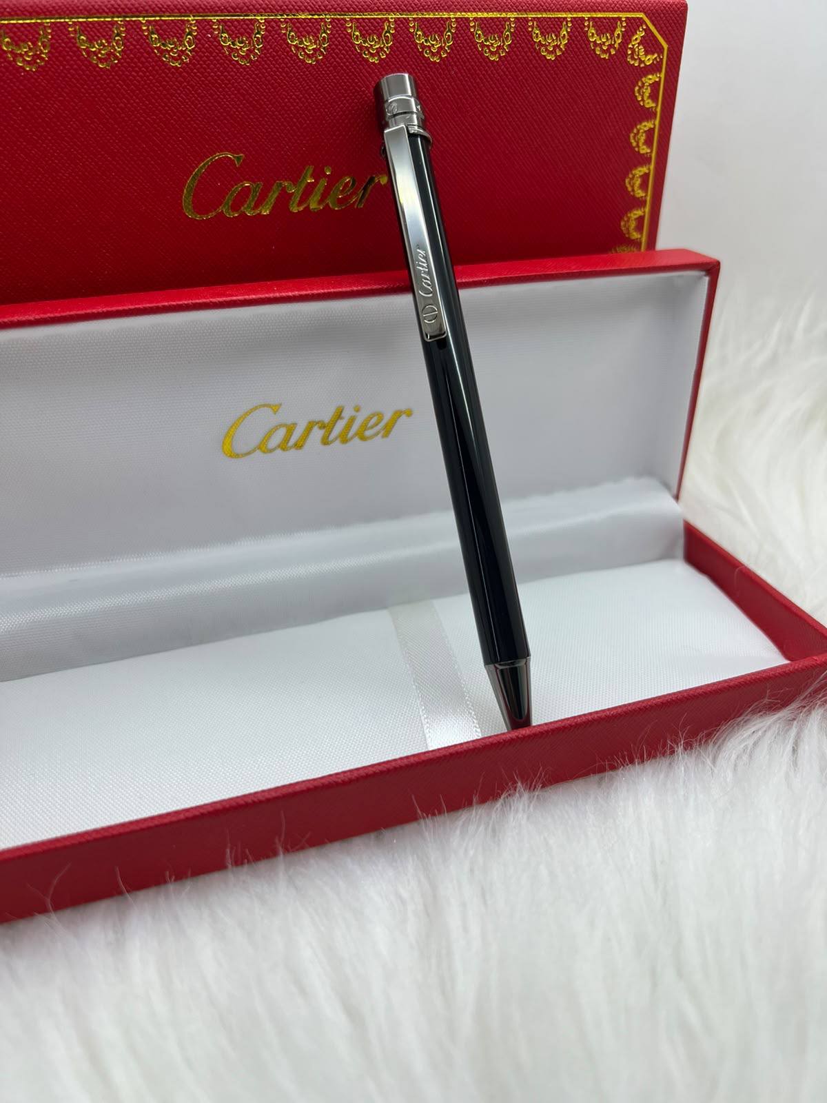 Cartier

Good quality 
55 dhs🇦🇪🇦🇪

Zain182
♥️♥️♥️