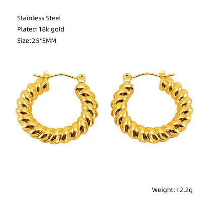 New arrival 
Stainless steel with 18k gold plated earrings 
Non tarnish 
20 dhs🪙🌨️

Zain242
♥️♥️♥️