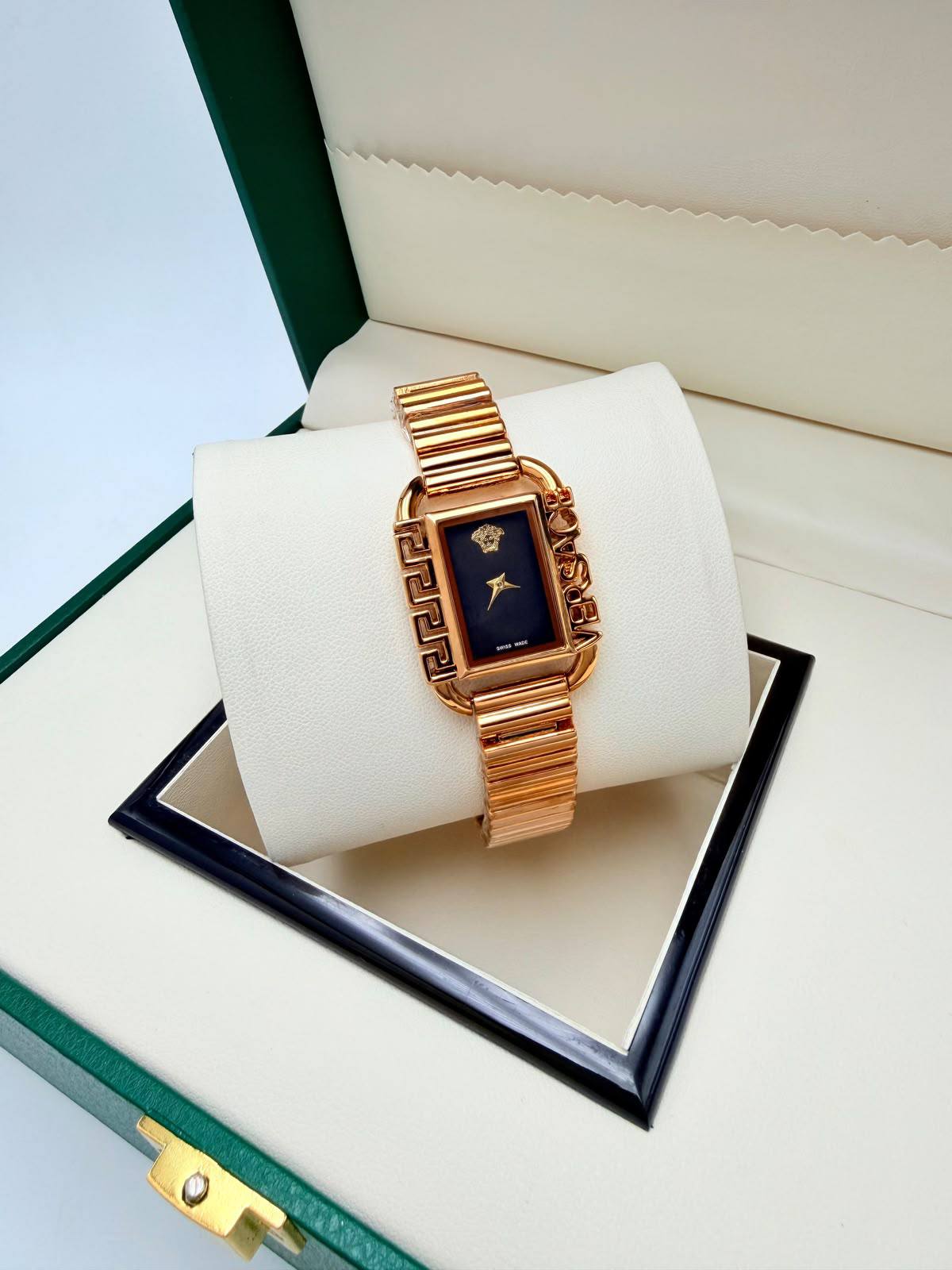 Cartier 
Bvlgari
Swarovski
Versace
 Gucci

55 dhs

Zain45
♥️♥️♥️