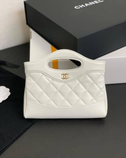 Chanel
90 dhs🪙🌨️

Zain136
♥️♥️♥️