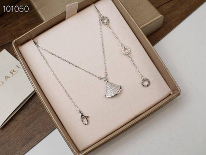 BVLGARI NECKLACE
MASTER💫✨
55 DHS🇦🇪🇦🇪
WITH SMALL BOX AND PAPER BAG🛍️🎁

Zain89
♥️♥️♥️