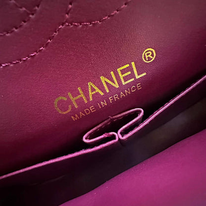 CHANEL NEW CAME HIGH QUALITY WITH FOLDING BOX 
130 dhs🇦🇪🇦🇪

Zain295
♥️♥️♥️