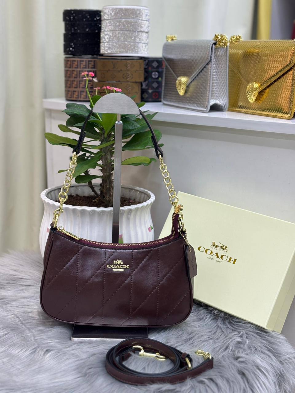 COACH
SIZE  ……… 24 CM 🥰
85 dhs❣️

with BOX🌷

Zain51
♥️♥️♥️