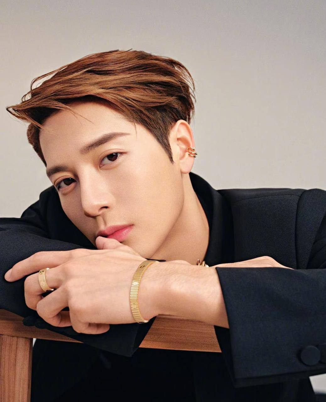 Cartier 🔥*
Bracelet ❣️
Super master quality 💯
With normal boxes 📦 
120 dhs🪙🌨️
With master box 🗃️ 
170 dhs🪙🌨️

Zain216
♥️♥️♥️