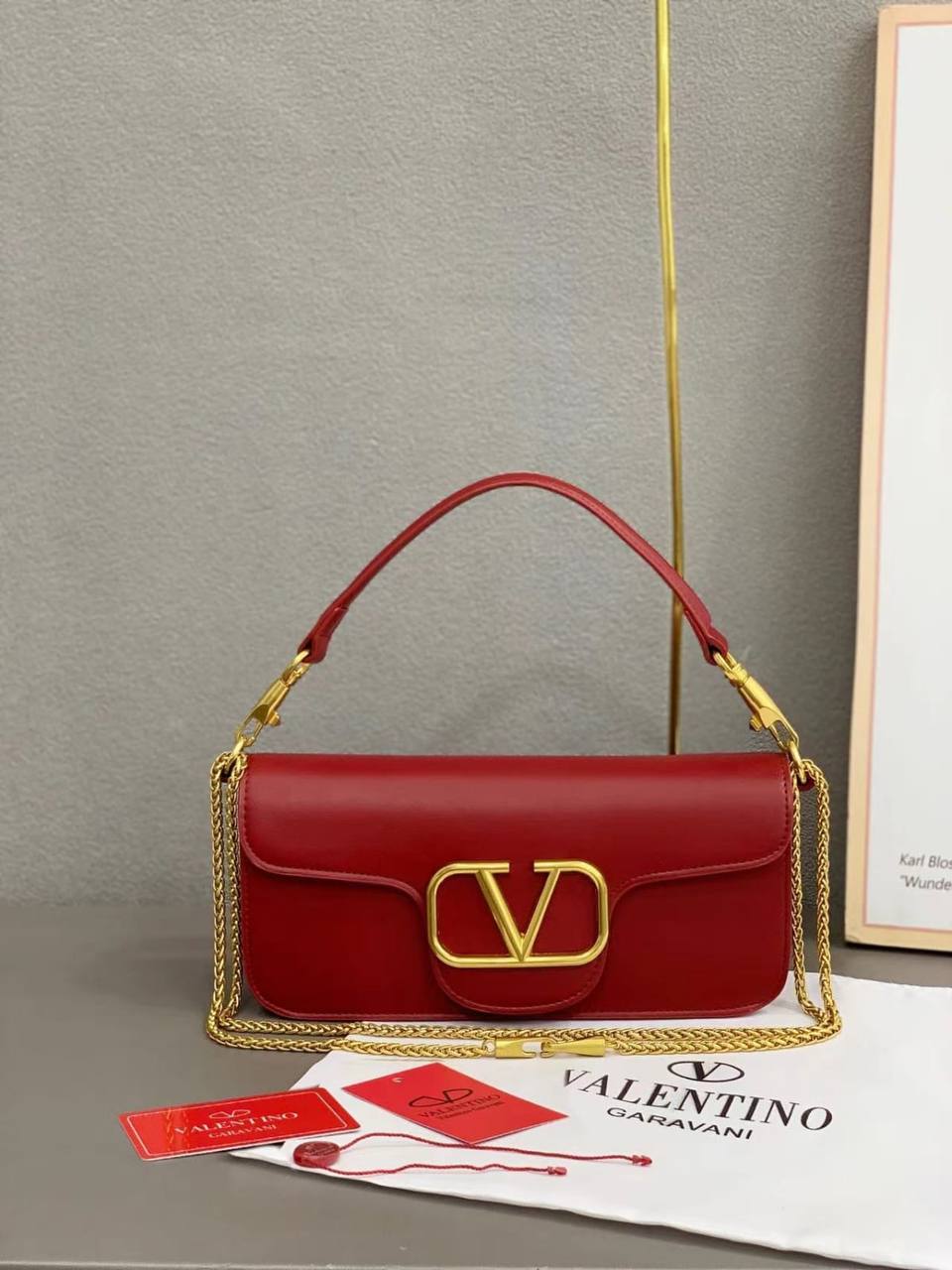 Valentino
 120 dhs🇦🇪🇦🇪 
with box

Zain235
♥️♥️♥️
