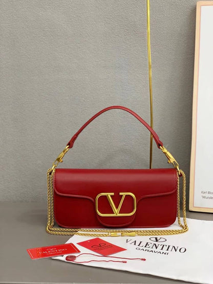 Valentino
 120 dhs🇦🇪🇦🇪 
with box

Zain235
♥️♥️♥️