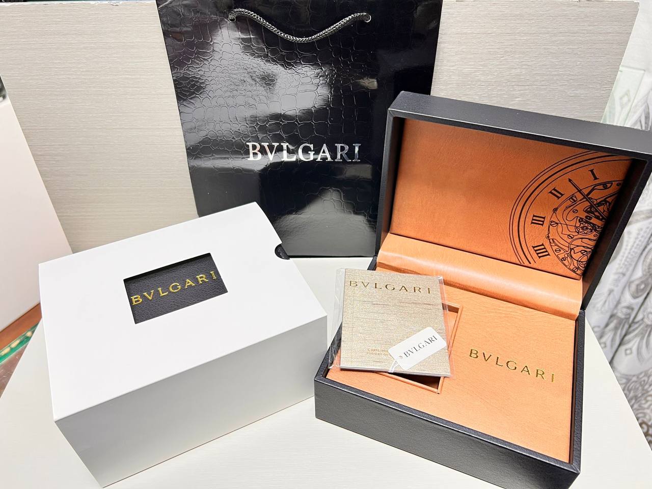 Watches Boxes
Master Box + Paper bag & Card
🎁🎁🎁

50 dhs🪙🌨️

Zain85
♥️♥️♥️