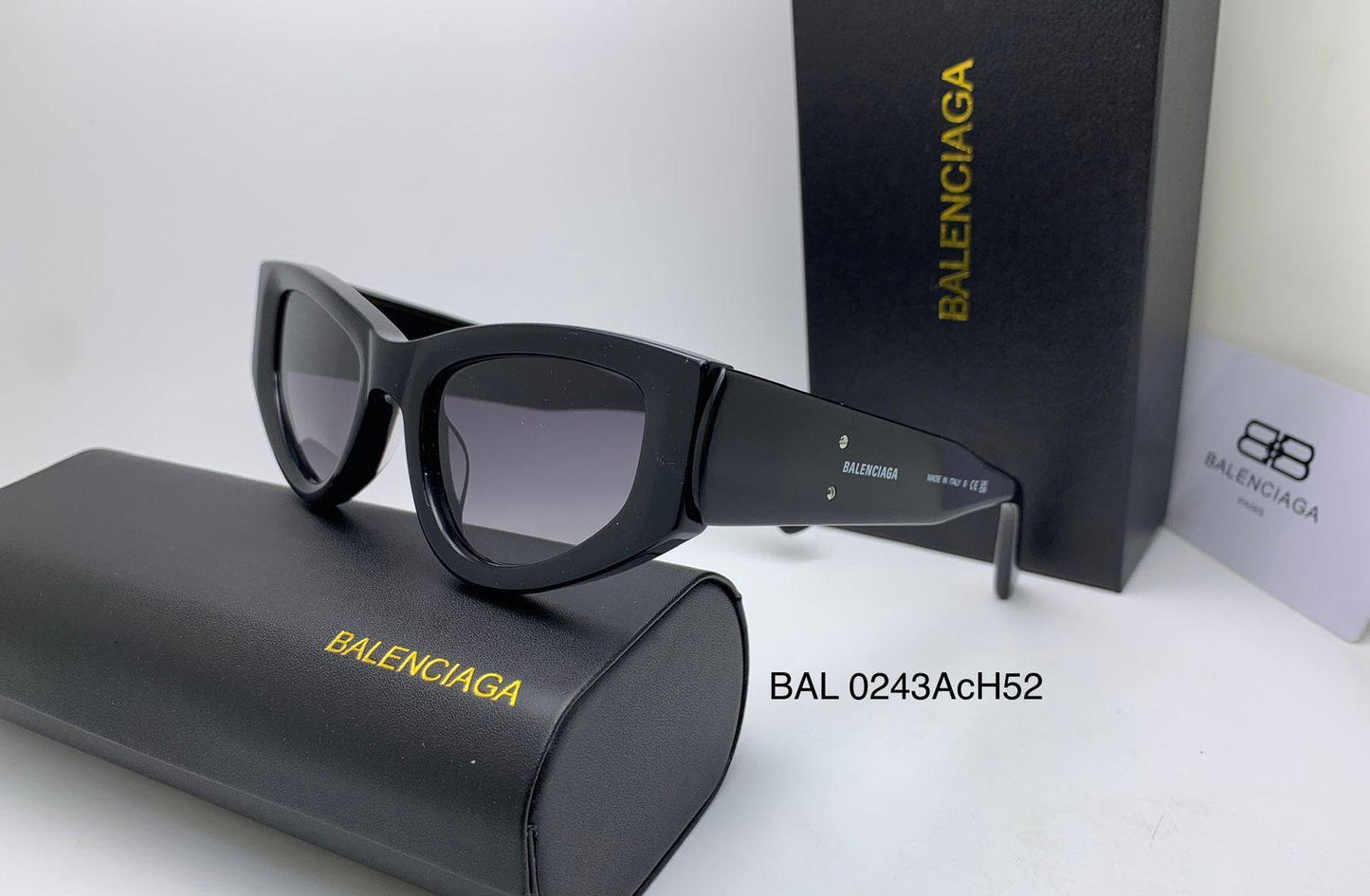 Balenciaga 
Master 
180 dhs❣️

Zain126
♥️♥️♥️