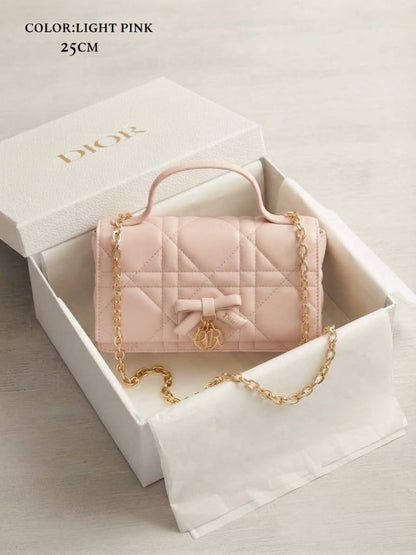 Dior ᴄᴀɴɴᴀɢᴇ ʙᴏᴡ
sᴏғᴛ ᴄᴀʟғsᴋɪɴ ʟᴇᴀᴛʜᴇʀ
ᴡɪᴛʜ ɢᴏʟᴅ ᴄʜᴀɪɴ sᴛʀᴀᴘ
sɪᴢᴇ : 25 cm
ᴡɪᴛʜ BOX

110 dhs✅

Zain31
♥️♥️♥️