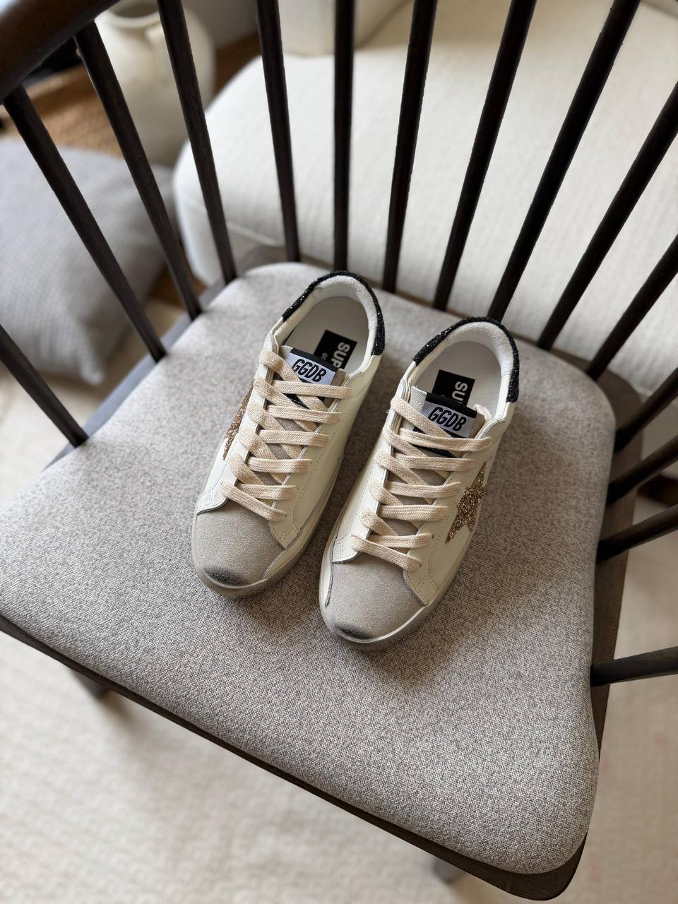 Golden Goose
𝑮𝑶𝑳𝑫𝑬𝑵 𝑮𝑶𝑶𝑺𝑬
𝑨𝑨𝑨 𝑸𝒖𝒂𝒍𝒊𝒕𝒚
𝑺𝒊𝒛𝒆 𝟑5 𝒕𝒐 𝟒2 
450 dhs✅

Zain81
♥️♥️♥️