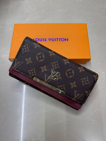 LV
Long wallet 

With box 
40 dhs🇦🇪🇦🇪

Zain50
♥️♥️♥️