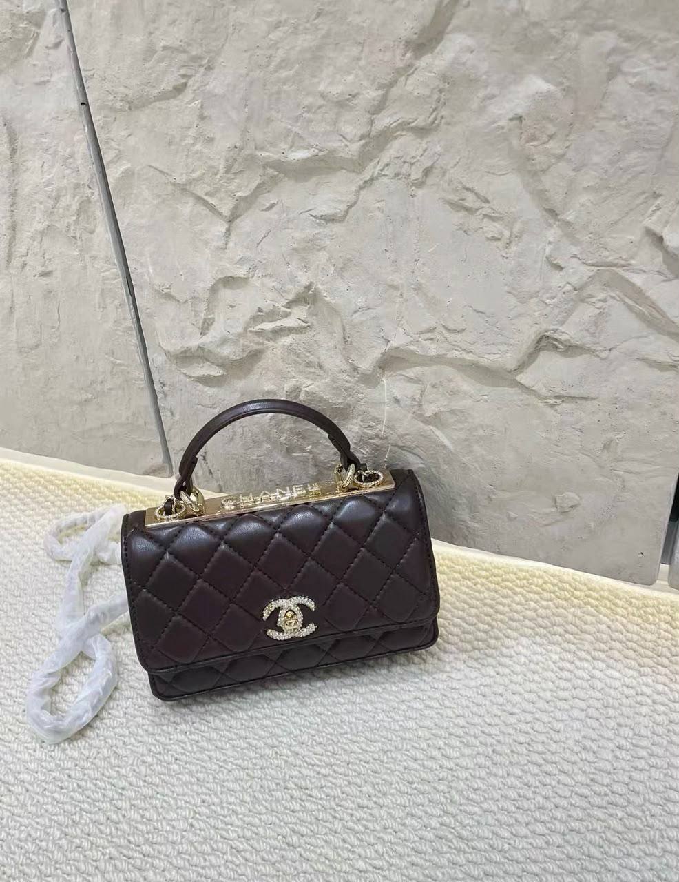 Chanel
110 dhs🇦🇪🇦🇪

High-quality 
with box

Zain35
♥️♥️♥️