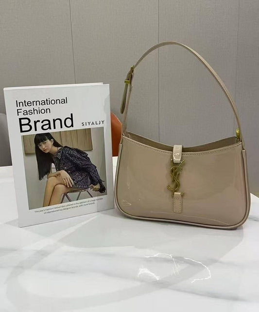 YSL Hobo
Size: 24 * 14 * 6 cm
80 dhs🪙🖤
with box🎁

Zain115
♥️♥️♥️