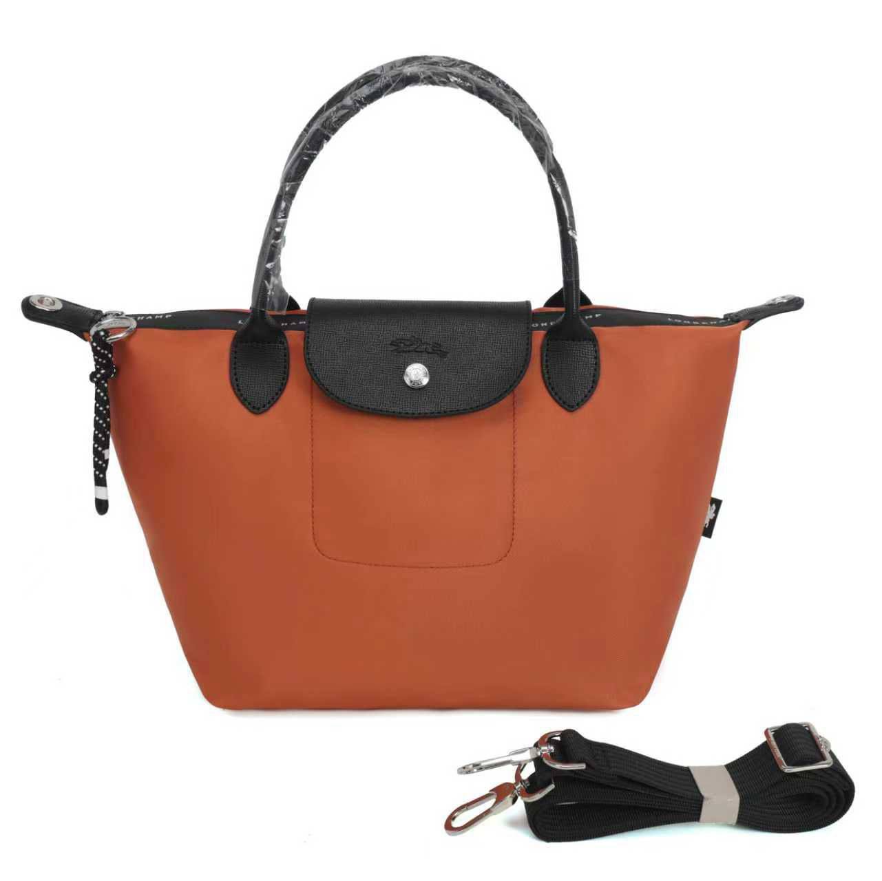 LONG CHAMP 
GOOD QUALITY 
60 dhs🌺

Zain40
♥️♥️♥️