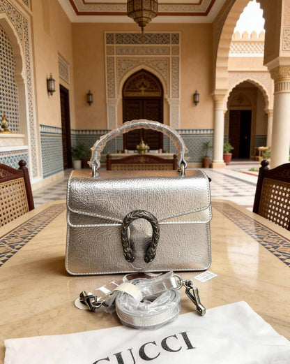 Gucci

100 dhs✅

with box 
🎁🎁🎁

Size:23/8/15

Zain07
♥️♥️♥️