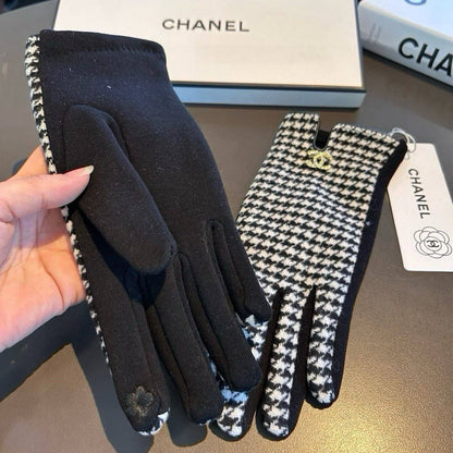 CHANEL GlOVES

VVIP QUALITY

WITH ORRIGINAL BOX

320 dhs🇦🇪🇦🇪🇦🇪

Zain281
🇦🇪🇦🇪🇦🇪